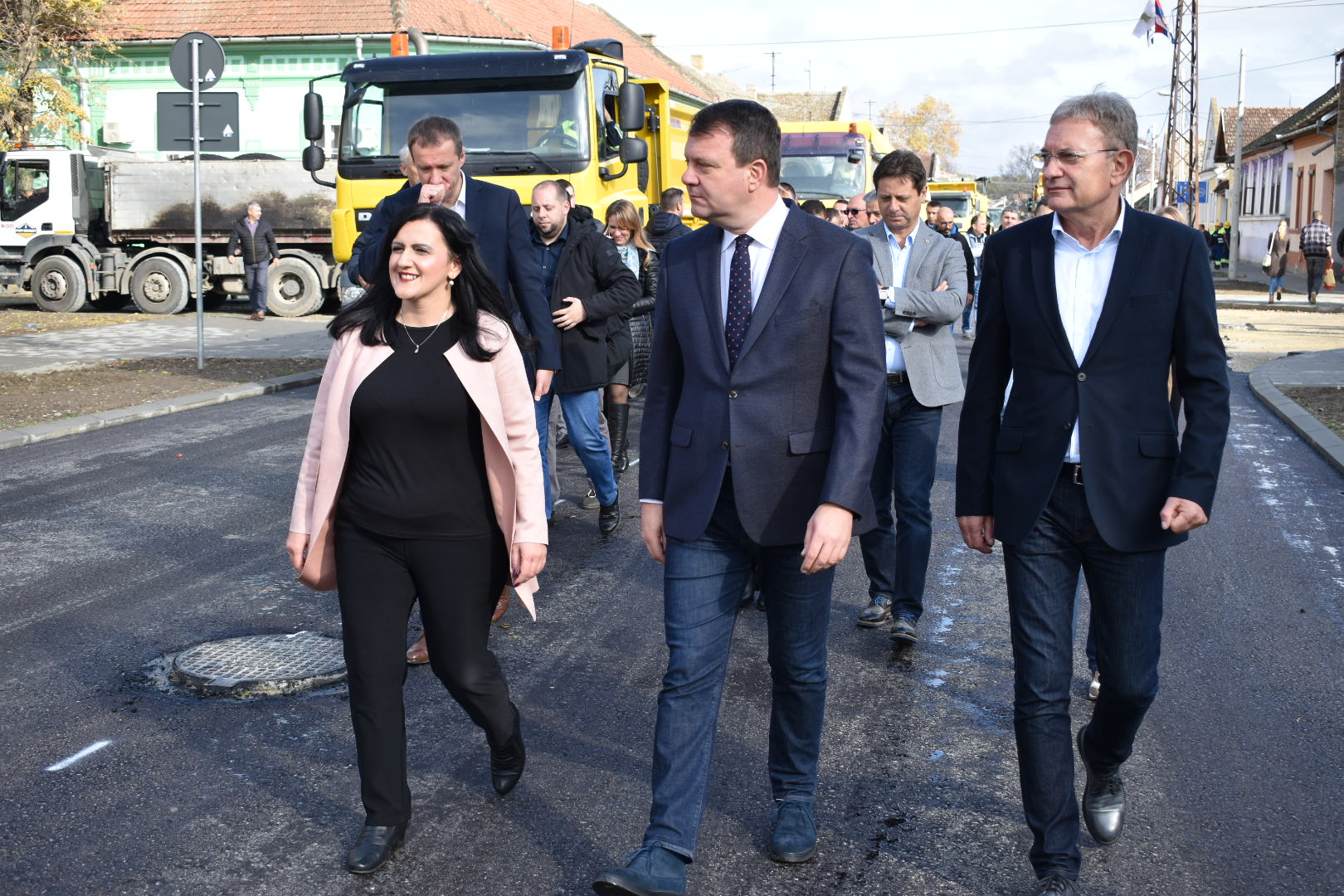 Мировић у посети Оџацима-обилазак завршних радова на реконструкцији Железничке улице