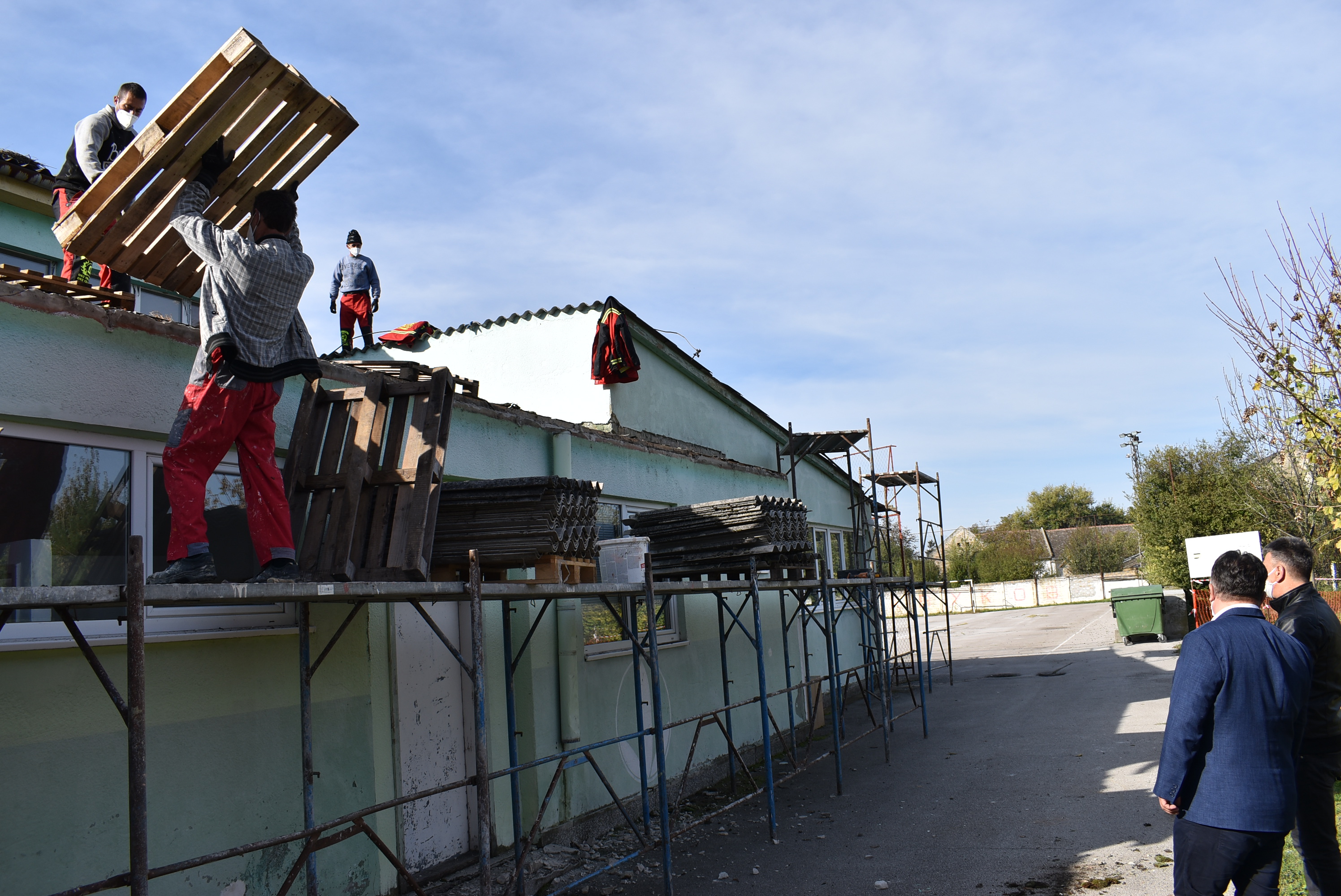 Почетак радова на замени кровног покривача у Oсновној школи „Бора Станковић“ у Каравукову