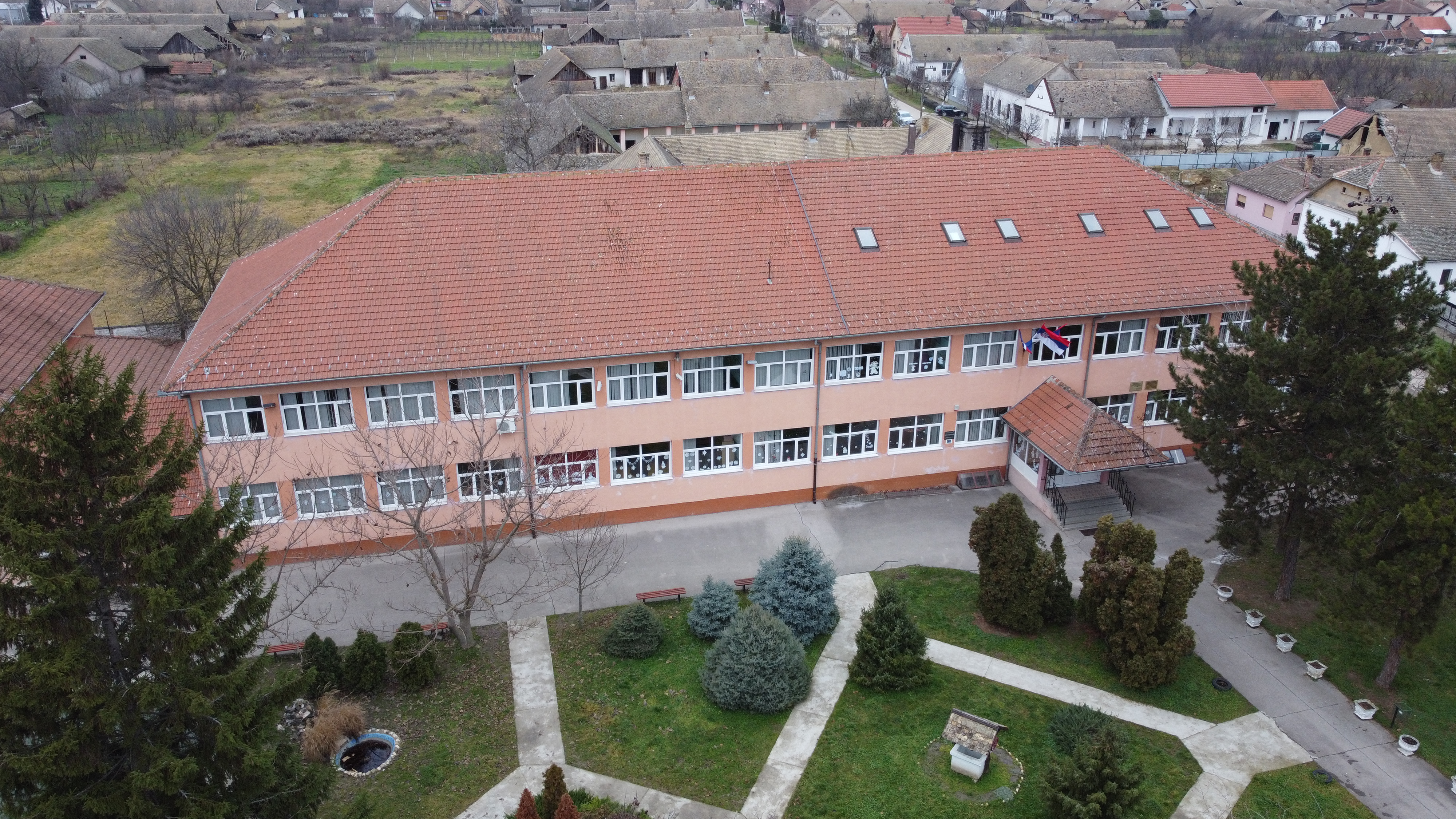 Postavljena nova led rasveta u Osnovnoj školi „Kosta Stamenković“ u Srpskom Miletiću