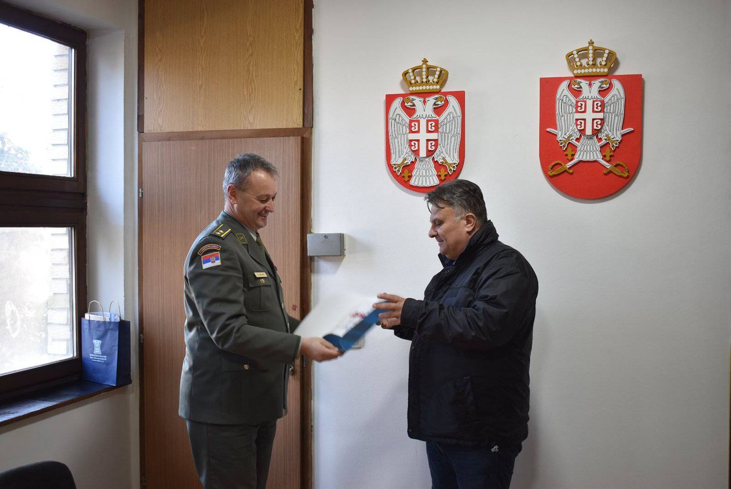 Predsednik opštine Odžaci sa saradnicima posetio kancelariju Ministarstva odbrane u Odžacima