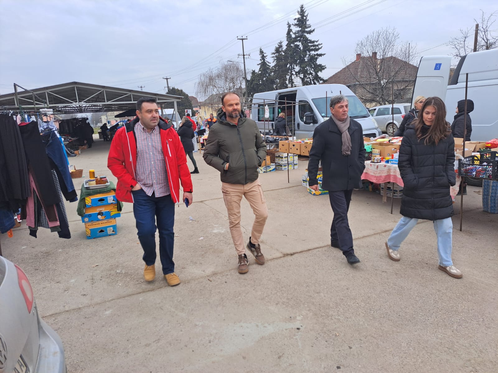 Обилазак пијаце и Месне заједнице Дероње