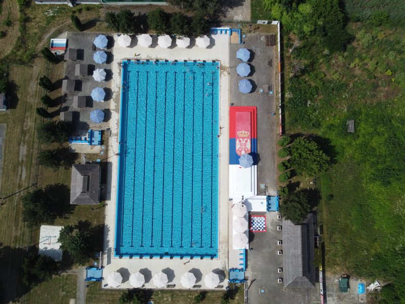 Отворена сезона купања на градском базену у Оџацима